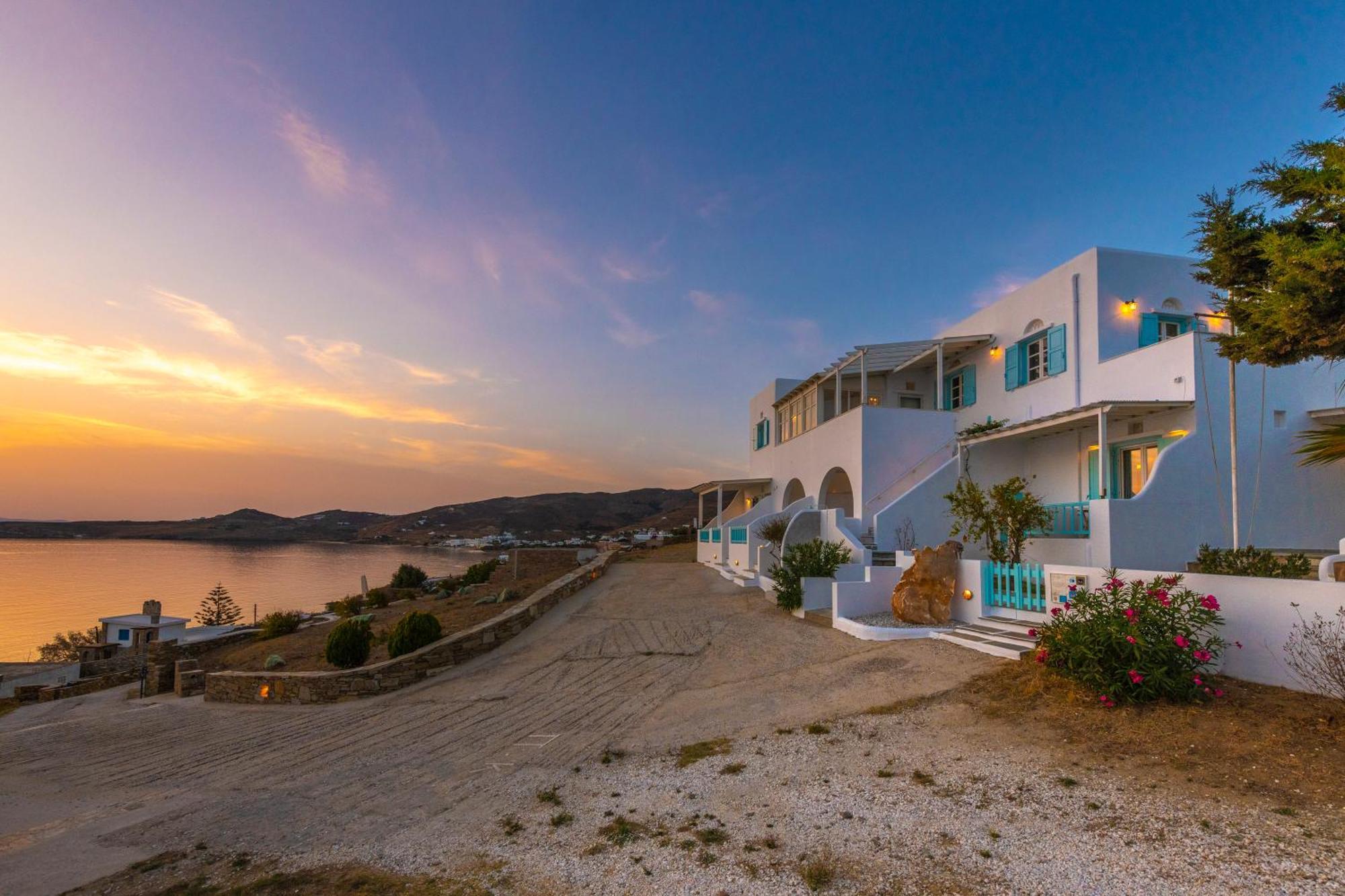 Aegean Dream Apartments Tinos Bagian luar foto